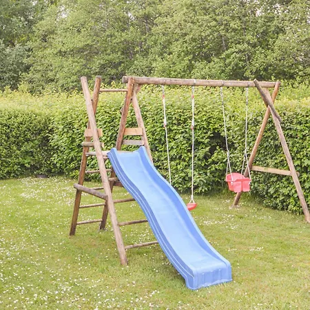 Three-bedroom In Nyaraló *