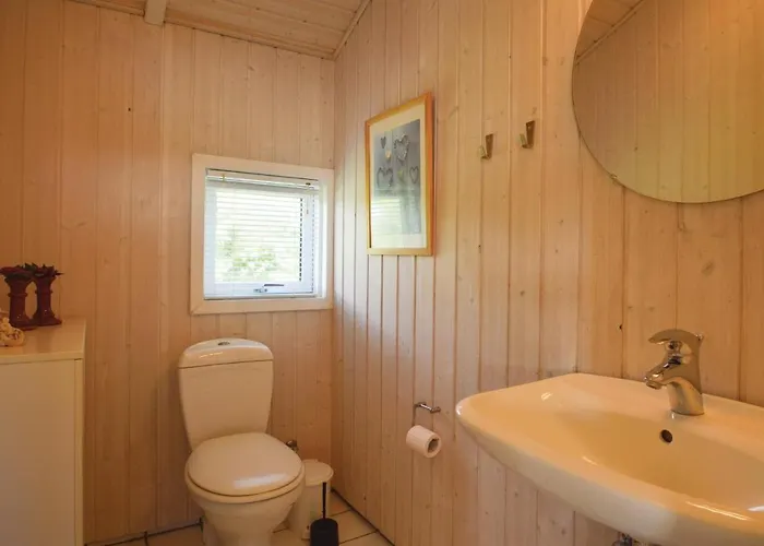 Dom wakacyjny Three-bedroom In Sjolund