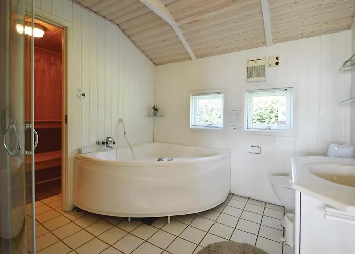 Three-bedroom In * Sjolund